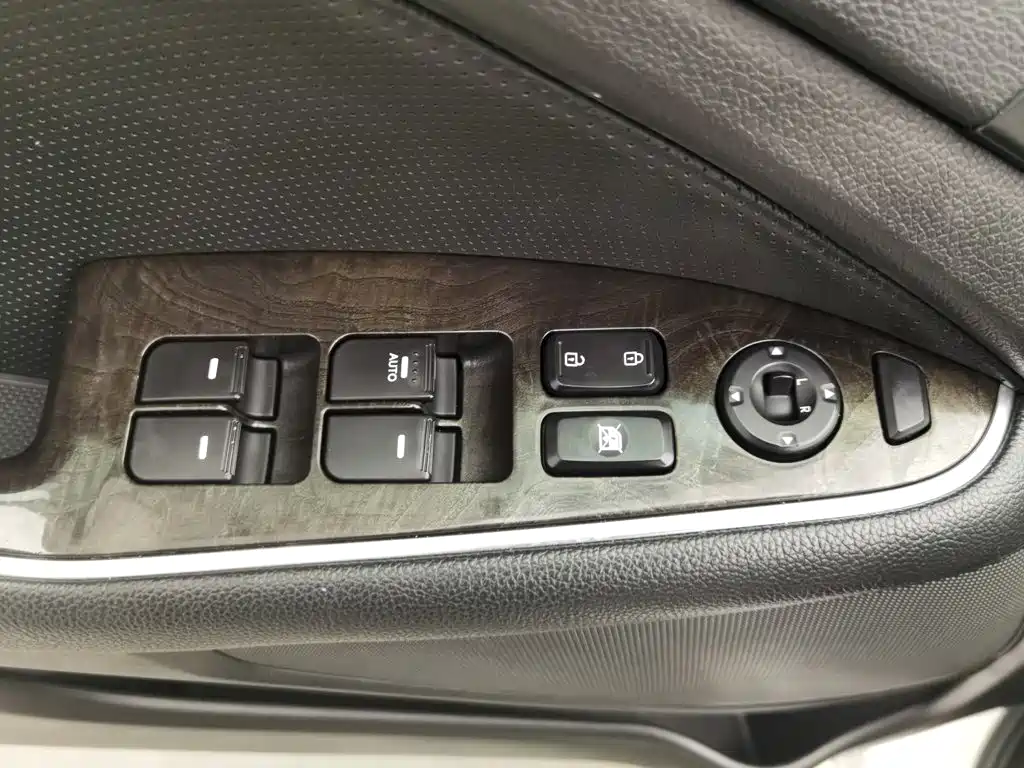 Kia K5 2015 2.0L automatic LUX купить на сайте DeffCars