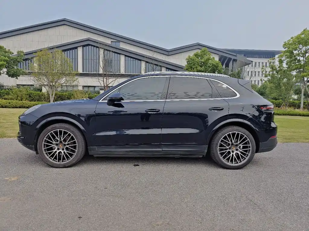 Cayenne 2022 Cayenne 3.0T Platinum Edition купить на сайте DeffCars