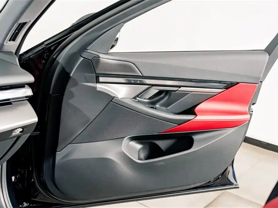 BMW 5 Series 2025 525Li M Sports Package купить на сайте DeffCars