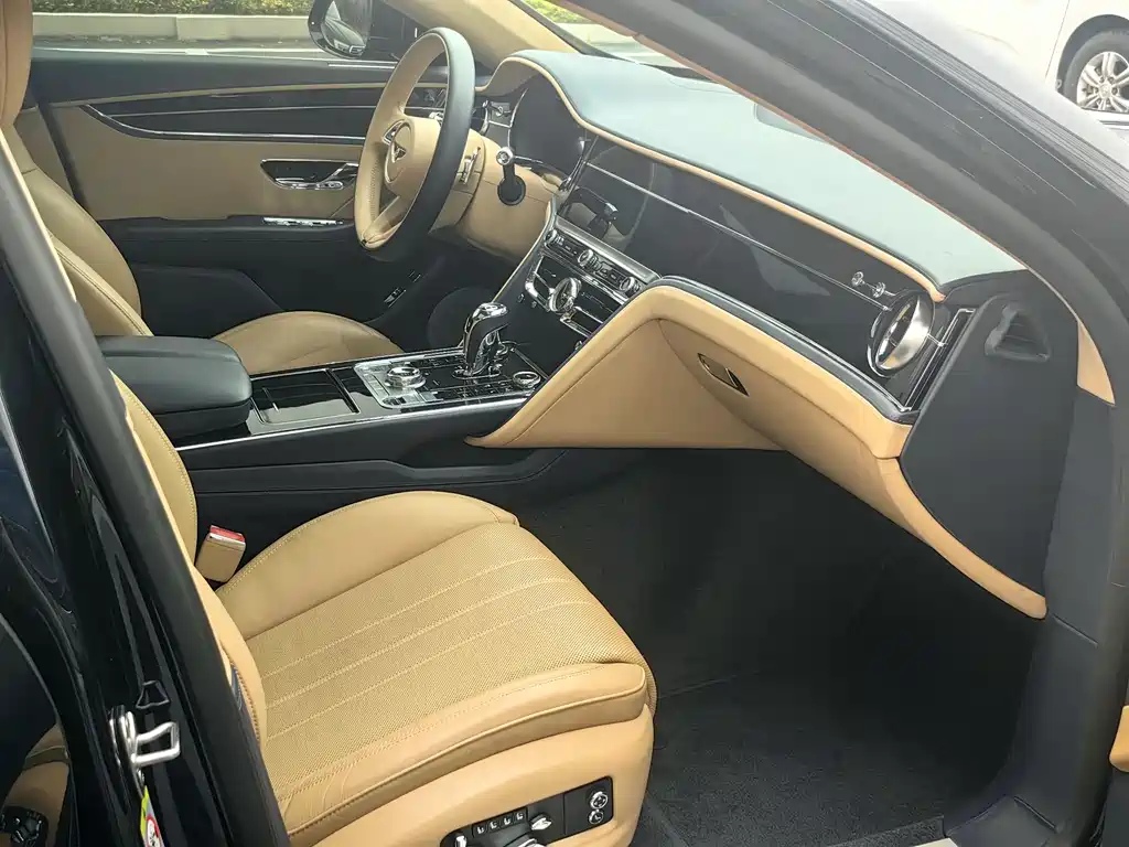 Flying Spur 2021 4.0T V8 Standard Edition купить на сайте DeffCars