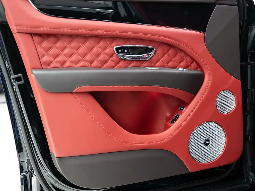 Bentayga 2022 4.0T V8 купить на сайте DeffCars