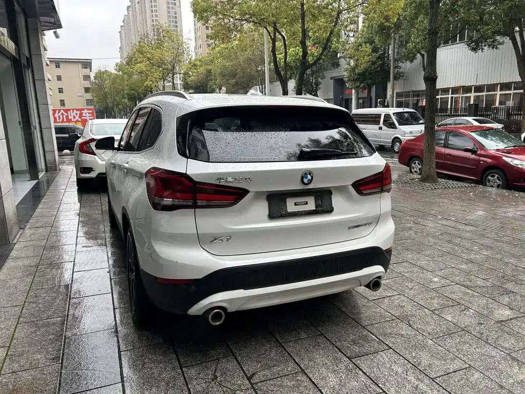 BMW X1 2022 sDrive25Li Leading Model купить на сайте DeffCars