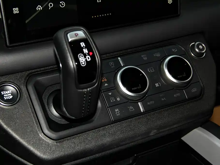 Land Rover Defender 2025 110 3.0T P400 X-Dynamic HSE купить на сайте DeffCars