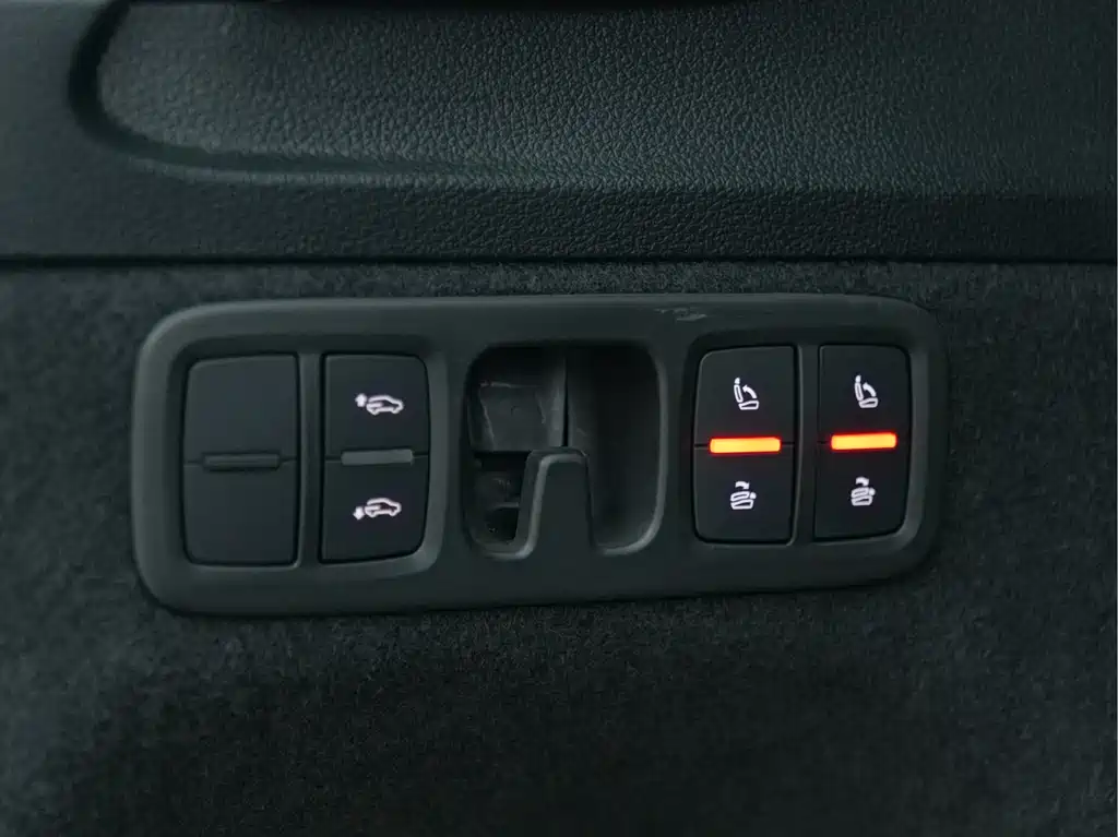 Audi Q7 2022 55 TFSI quattro S line sports купить на сайте DeffCars