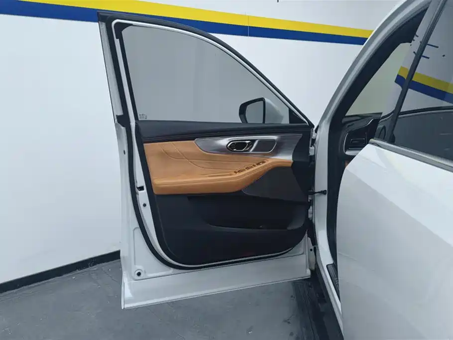 Trumpchi ES9 2024 PHEV 143km Traveler Max купить на сайте DeffCars