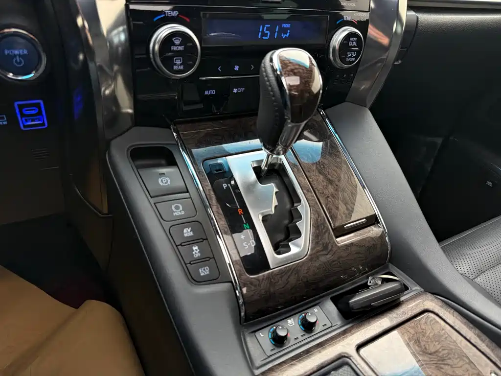 Wilfa 2021 Crown Dual Engine 2.5L HV Premium Edition купить на сайте DeffCars