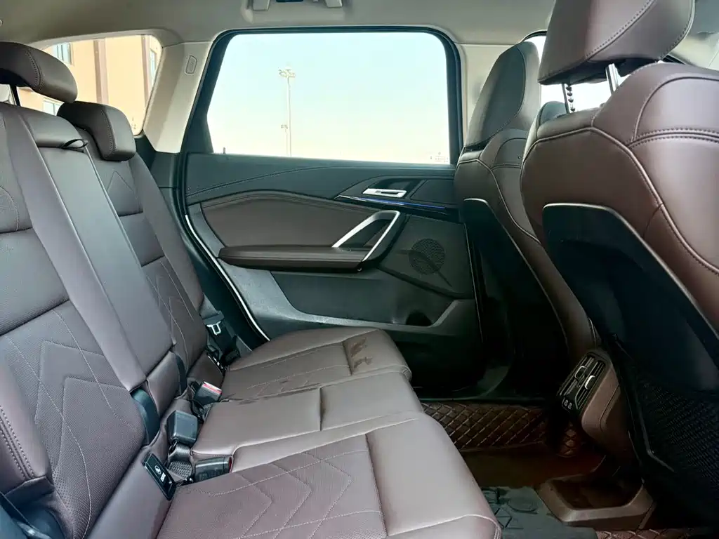 BMW X1 2023 sDrive20Li X Design Package купить на сайте DeffCars
