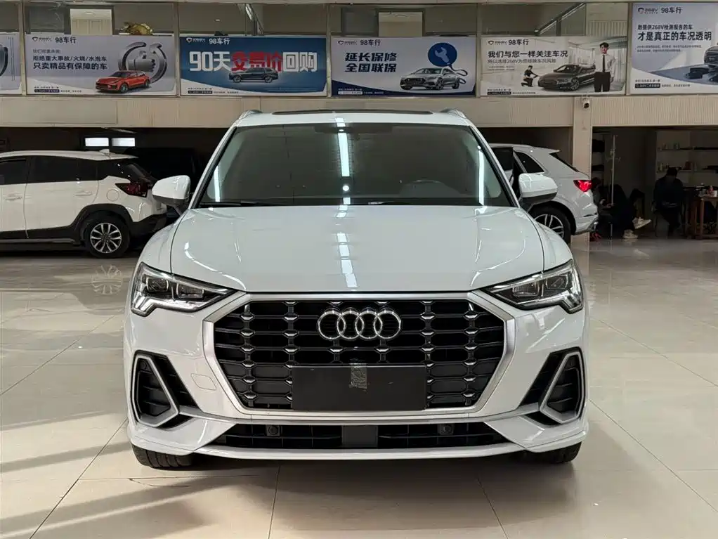 Audi Q3 2022 35 TFSI Fashionable and Dynamic купить на сайте DeffCars
