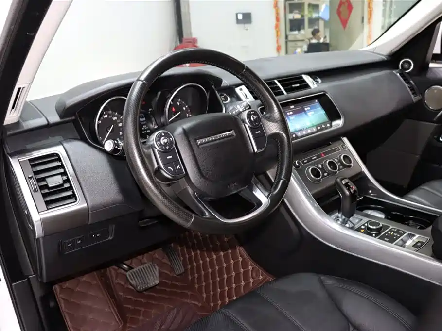 Range Rover Sport 2017 3.0 SC V6 SE купить на сайте DeffCars