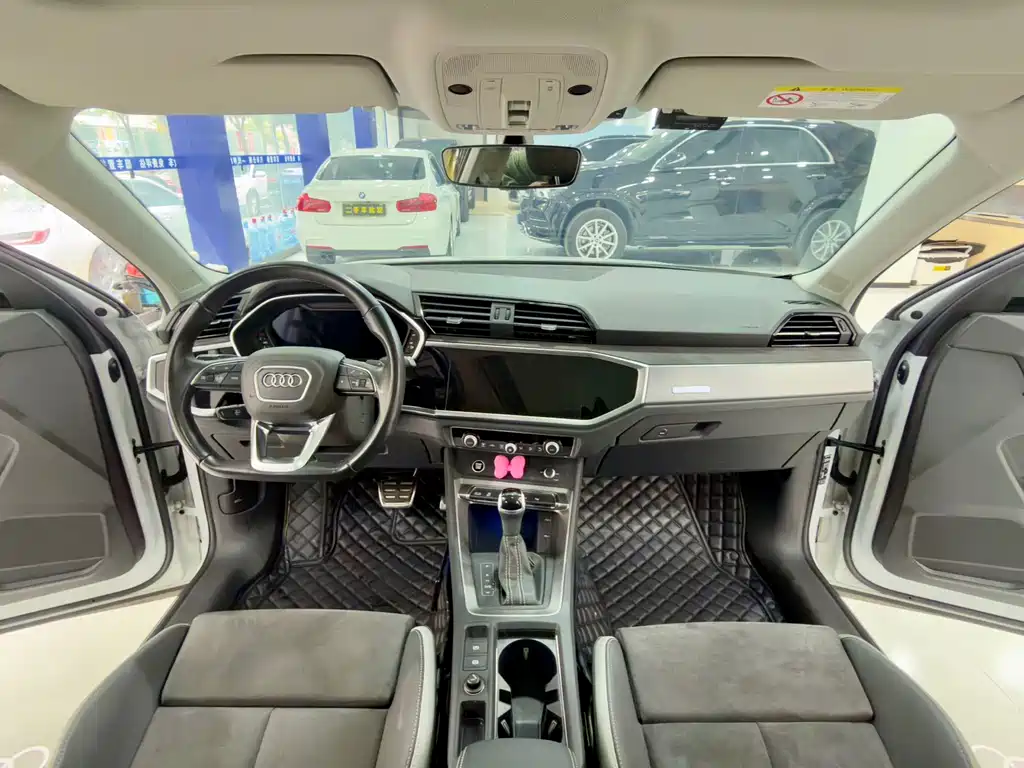 Audi Q3 2023 facelift 40 TFSI stylish and dynamic купить на сайте DeffCars