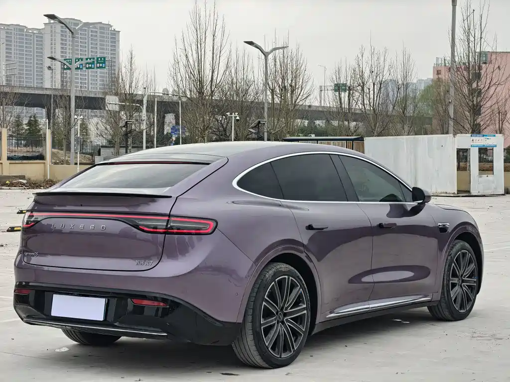 Zhijie R7 2024 pure electric 802km Max купить на сайте DeffCars