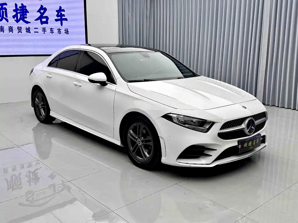 Mercedes-Benz A-Class 2019 A 180 L Sports Sedan купить на сайте DeffCars