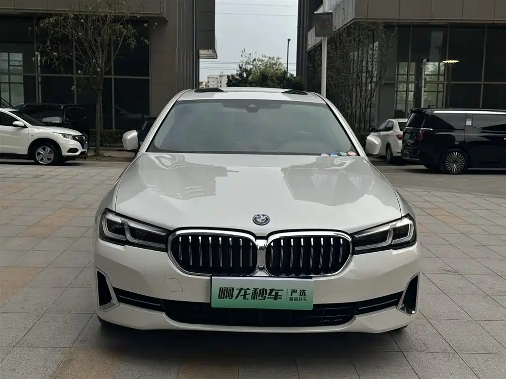 BMW 5 Series New Energy 2022 Model 535Le Luxury Package купить на сайте DeffCars