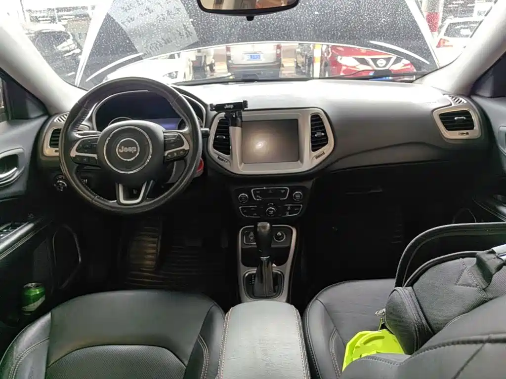 Compass 2017 200T Automatic Home Edition купить на сайте DeffCars
