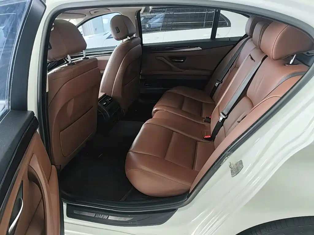 BMW 5 Series 2014 525Li Leading Model купить на сайте DeffCars