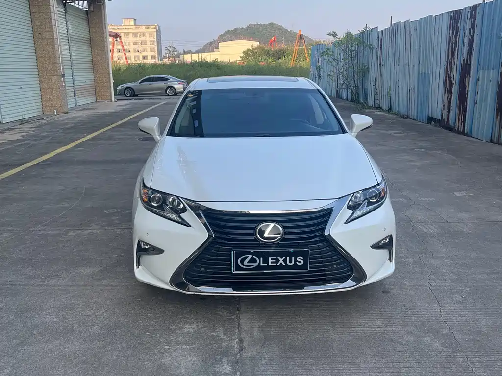 Lexus ES 2016 250 Midnight Special Limited Edition купить на сайте DeffCars