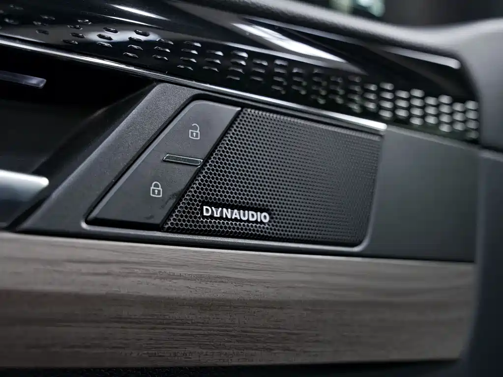 Passat 2019 380TSI Flagship Edition National VI купить на сайте DeffCars
