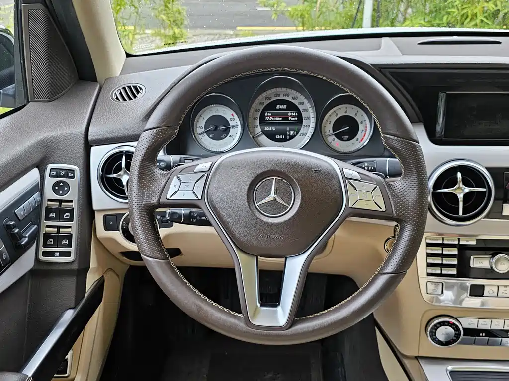 Mercedes-Benz GLK-Class 2013 GLK 300 4MATIC Dynamic Sunroof Type купить на сайте DeffCars
