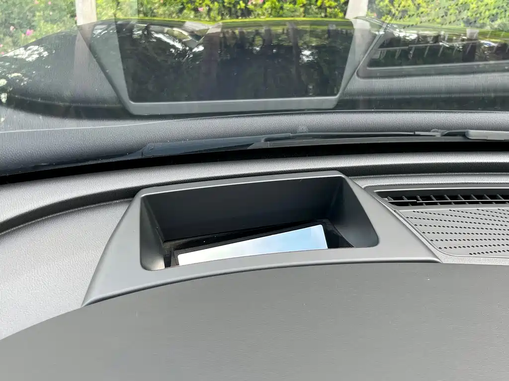Hongqi HS5 2022 facelift 2.0T Zhilian Qixiang four-wheel drive version купить на сайте DeffCars