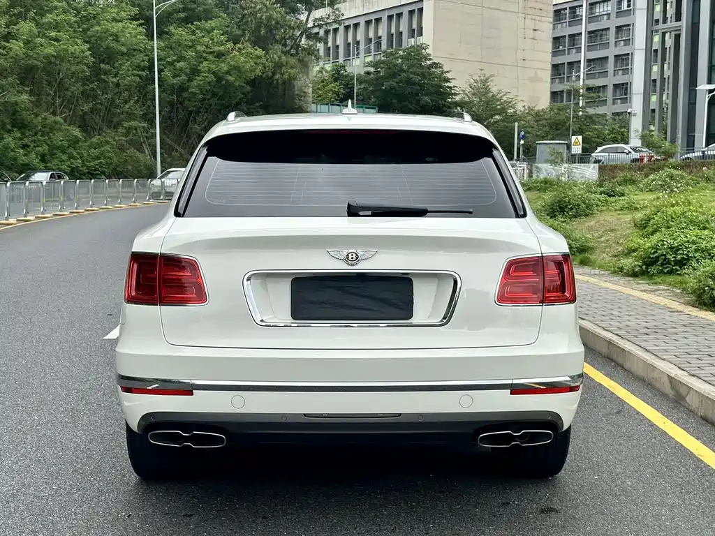 Bentayga 2018 4.0T V8 купить на сайте DeffCars