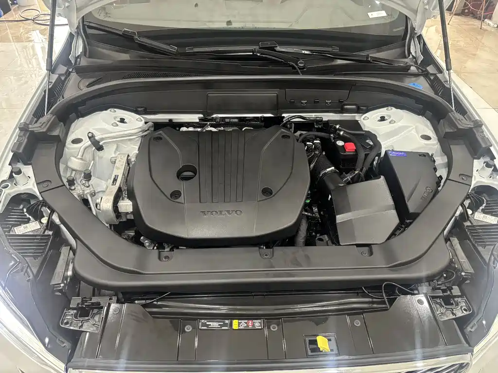 Volvo XC60 2026 B5 four-wheel drive Zhiyuan Sports Edition купить на сайте DeffCars