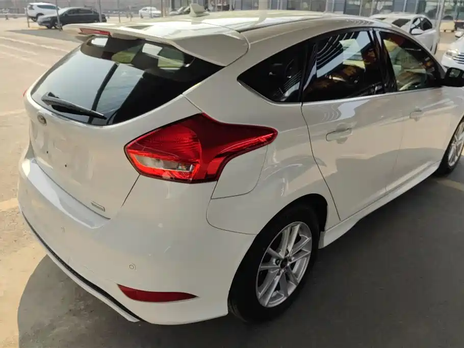 Focus 2018 Hatchback Classic EcoBoost 180 Automatic Elite купить на сайте DeffCars