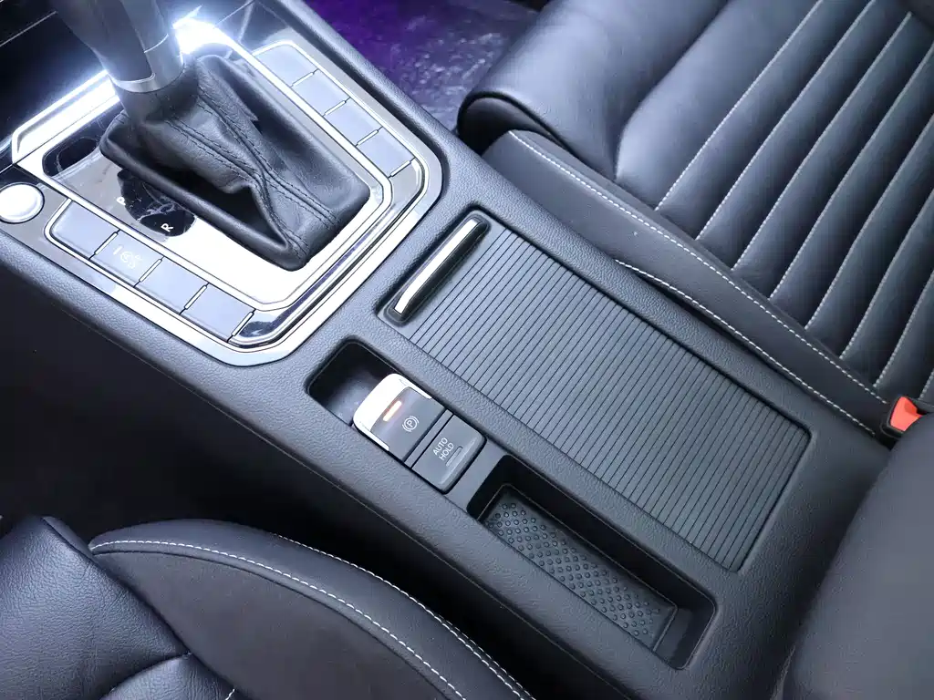 Magotan 2023 2 million commemorative edition 330TSI DSG leading model купить на сайте DeffCars