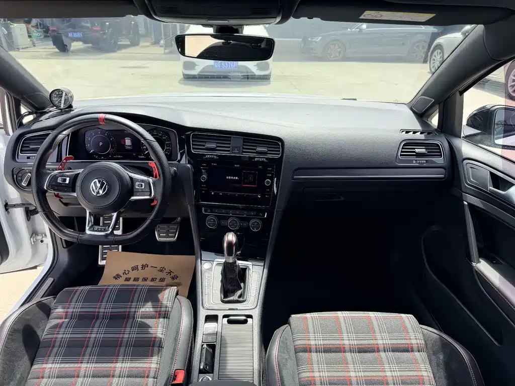 Golf GTI 2018 2.0TSI GTI купить на сайте DeffCars