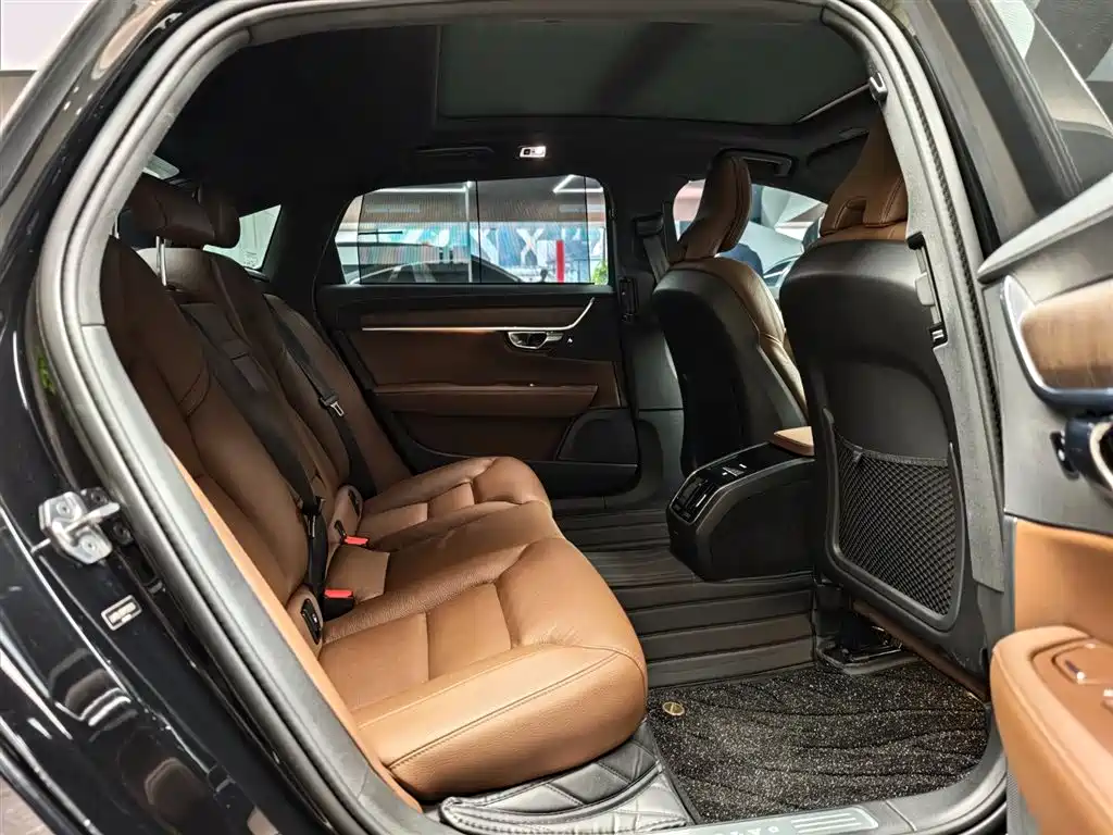 Volvo S90 2021 B5 Zhiyuan Luxury Edition купить на сайте DeffCars