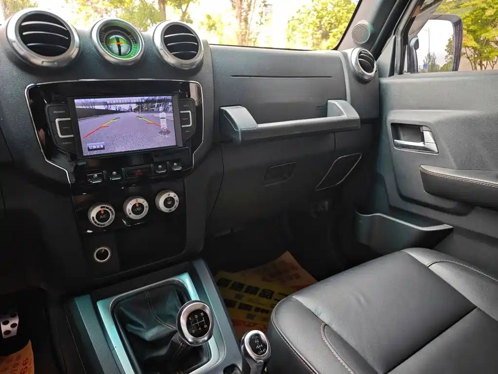 Beijing BJ40 2016 40L 2.0T manual four-wheel drive premium version купить на сайте DeffCars