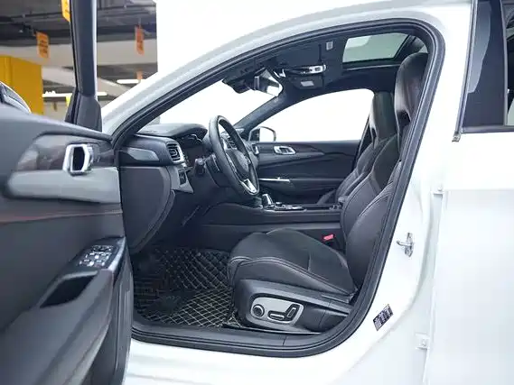 Lynk & Co 03 2019 1.5TD DCT Pro version National VI купить на сайте DeffCars