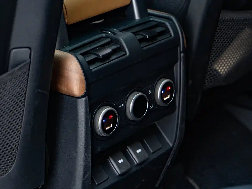 Land Rover Defender 2023 facelift 110 3.0T P400 X купить на сайте DeffCars