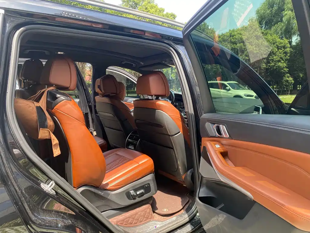 BMW X7 2021 facelift xDrive40i exclusive M sports package купить на сайте DeffCars