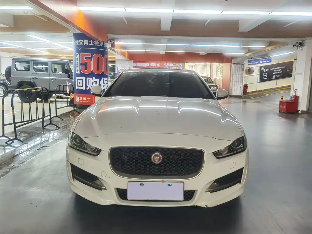 Jaguar XE 2015 2.0T 200PS R-Sport купить на сайте DeffCars