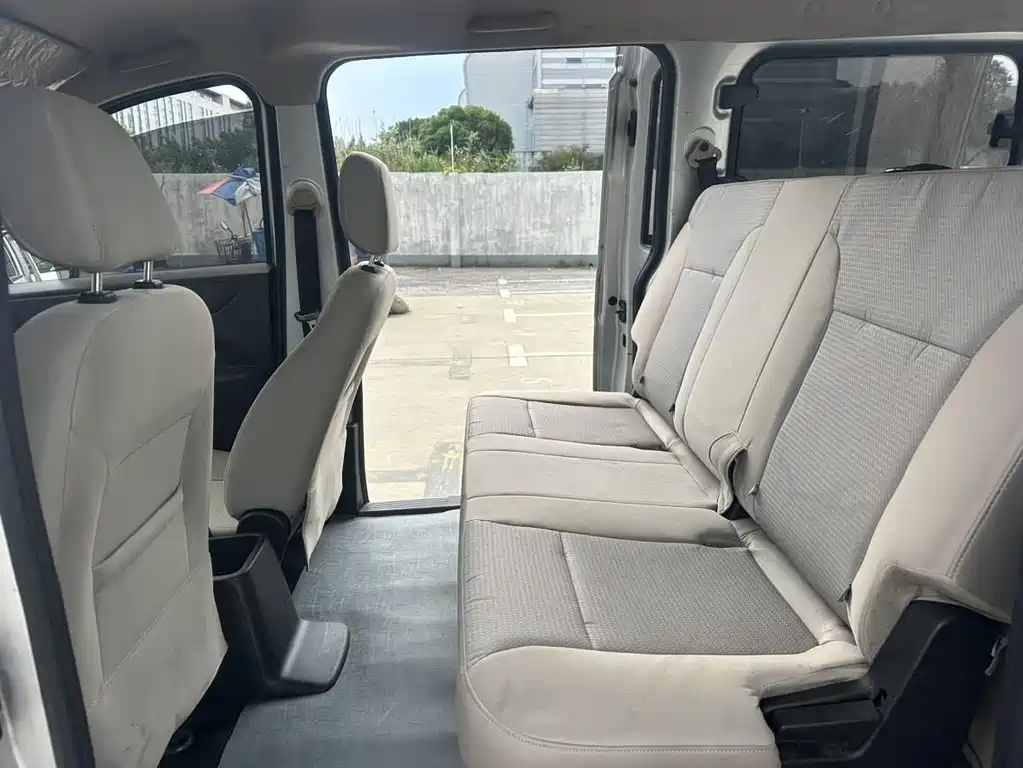 Wuling Hongguang V 2021 1.5L facelift version LAR купить на сайте DeffCars