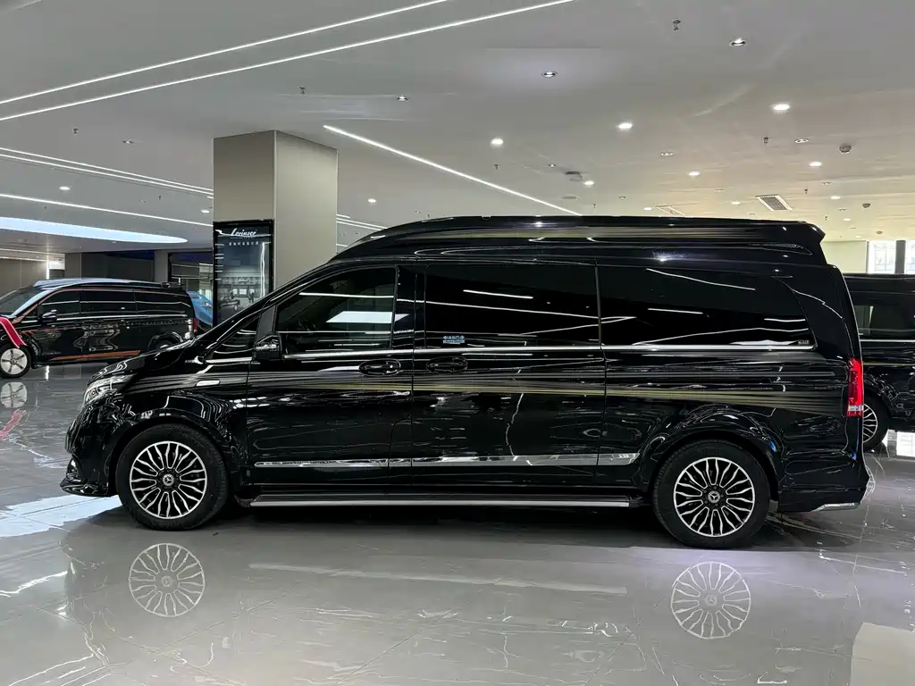 Mercedes-Benz V-Class 2021 V 260 L Long Wheelbase Luxury Edition купить на сайте DeffCars