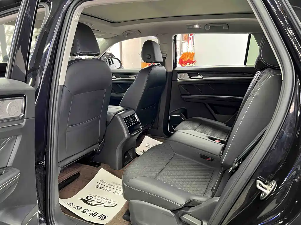 Touron 2020 Touron X facelift 380TSI four-wheel drive luxury version купить на сайте DeffCars