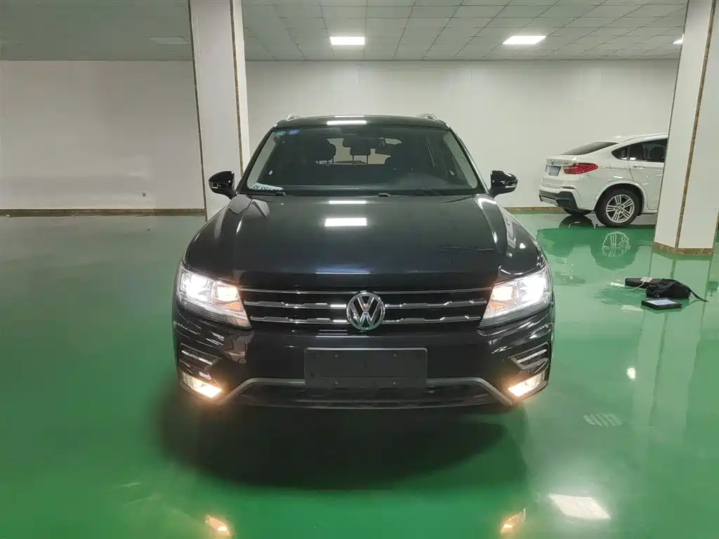 Tiguan L 2018 330TSI automatic two-wheel drive luxury version купить на сайте DeffCars