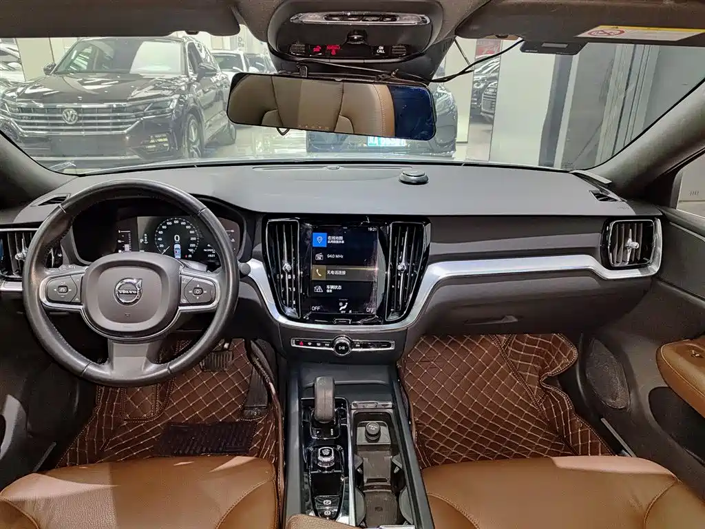 Volvo S60 2022 B4 Zhiyi Luxury Edition купить на сайте DeffCars