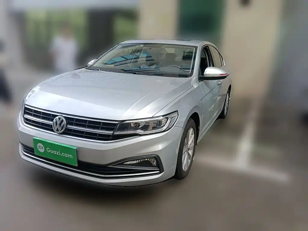 Bora 2020 1.5L manual comfort model купить на сайте DeffCars