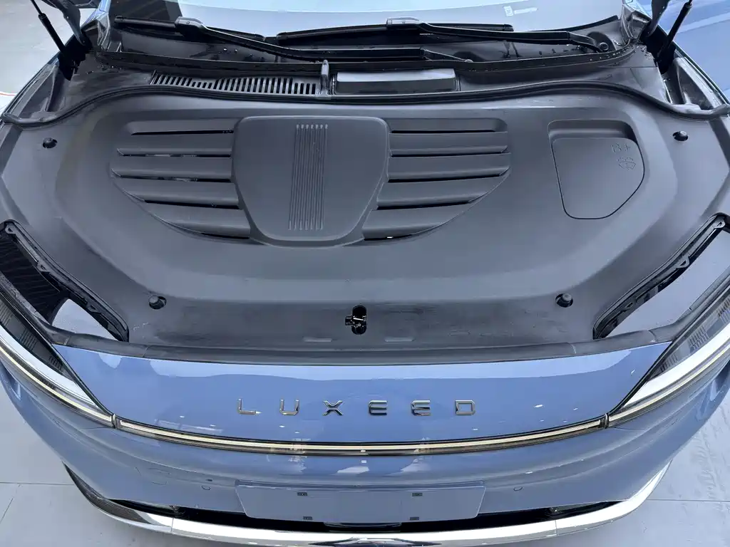 Zhijie R7 2025 extended range 251km Max купить на сайте DeffCars
