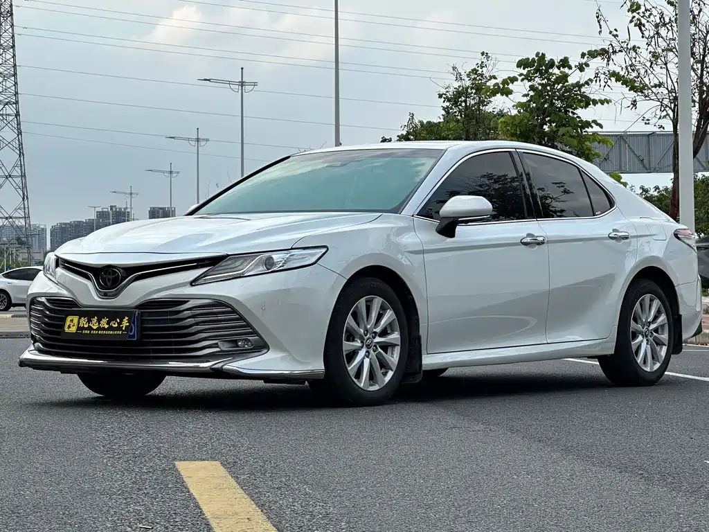 Camry 2018 2.0G Deluxe Edition купить на сайте DeffCars