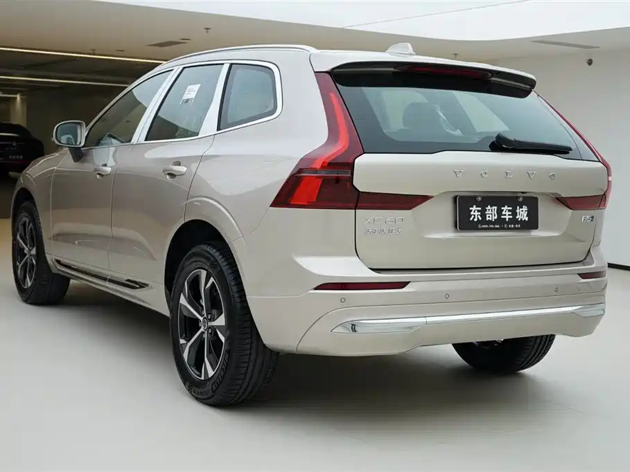 Volvo XC60 2026 B5 four-wheel drive Zhiyi Luxury Edition купить на сайте DeffCars