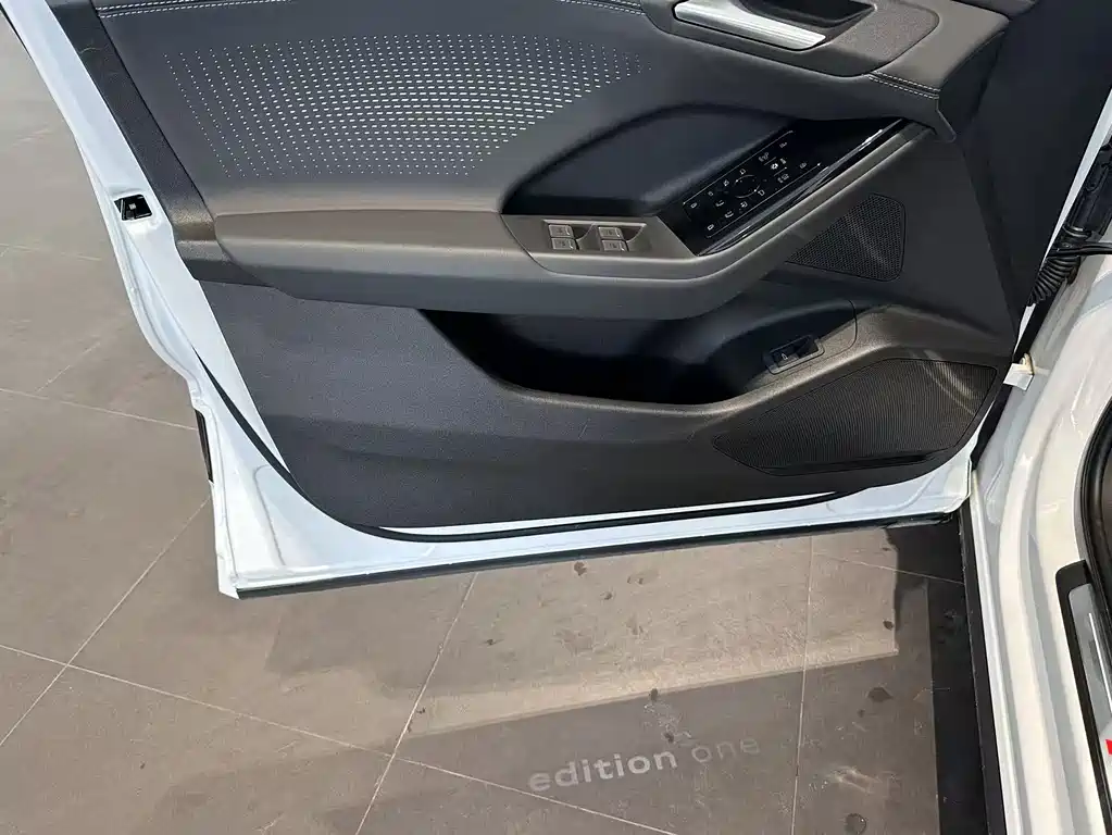 Audi Q6L e-tron 2026 first pilot version купить на сайте DeffCars