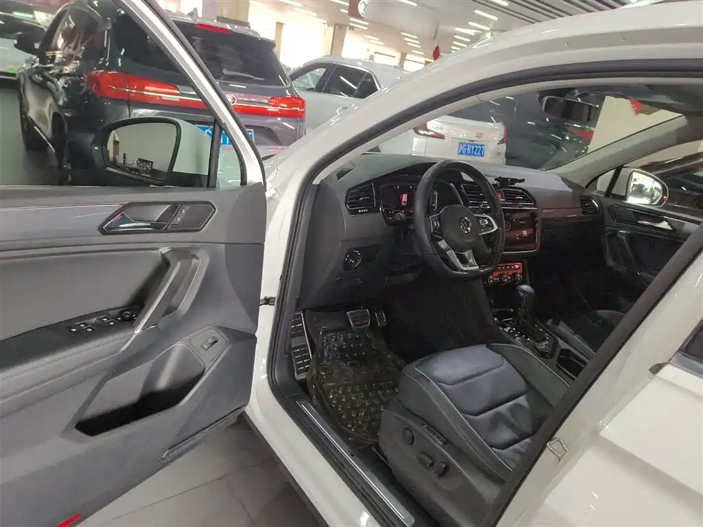Tiguan L 2019 380TSI automatic four-wheel drive R-Line flagship version 7 seats National VI купить на сайте DeffCars