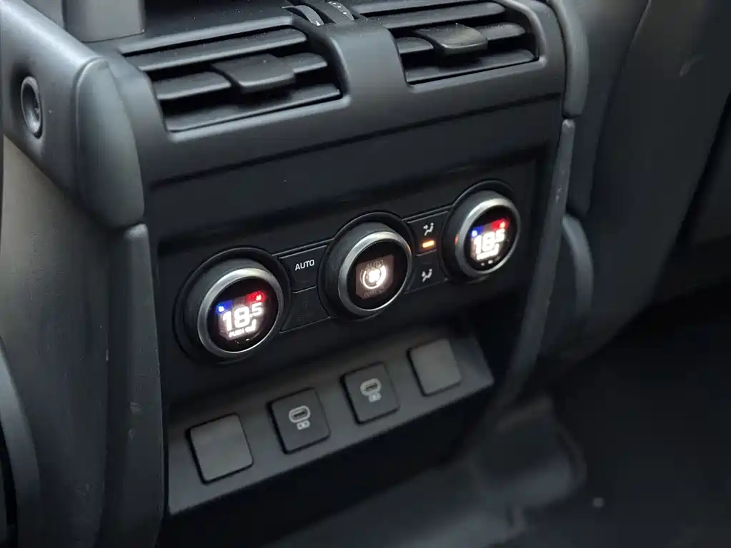 Land Rover Defender 2023 110 3.0T P400 X-DYNAMIC HSE купить на сайте DeffCars