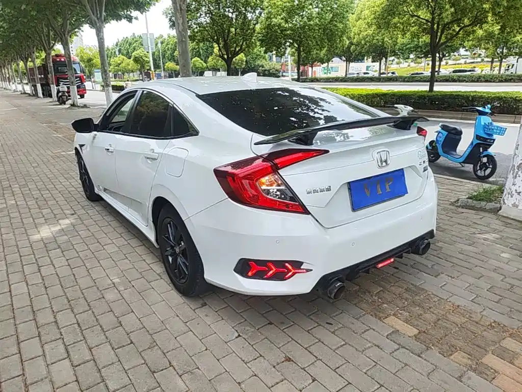 Civic 2019 220TURBO CVT Dynamic Edition National VI купить на сайте DeffCars