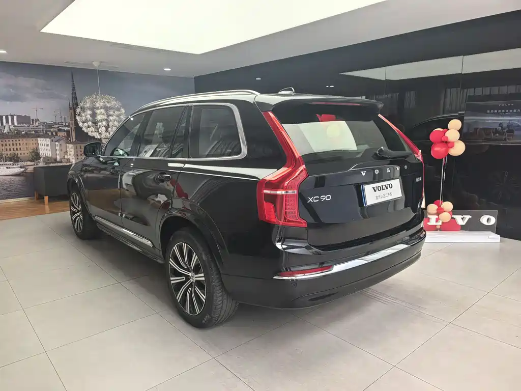 Volvo XC90 2024 B5 Smart Deluxe Edition 5 seats купить на сайте DeffCars