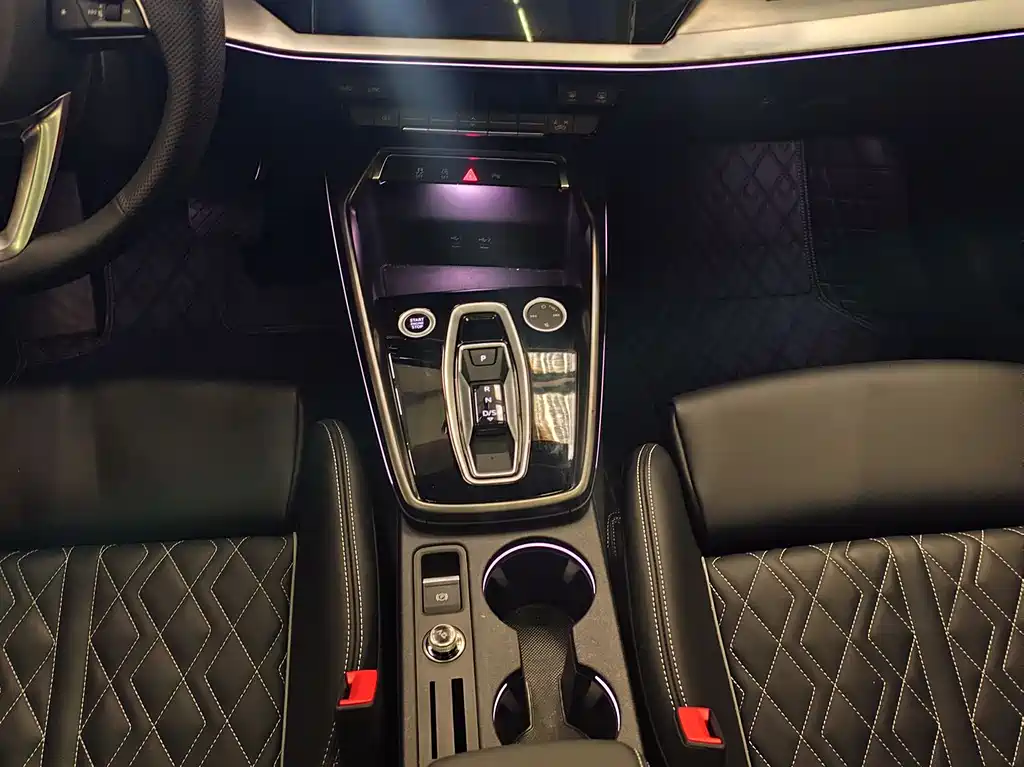 Audi A3 2025 Sportback 35TFSI Flying Spur Exclusive Model купить на сайте DeffCars