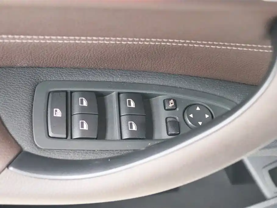 BMW X1 2018 sDrive18Li Exclusive Model купить на сайте DeffCars